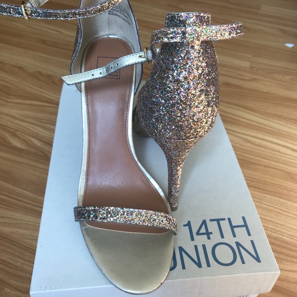 Gold glitter ankle strap high heels - Picture 2 of 6